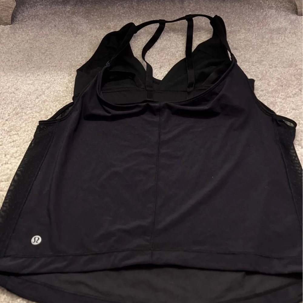 Lululemon top with attached bra